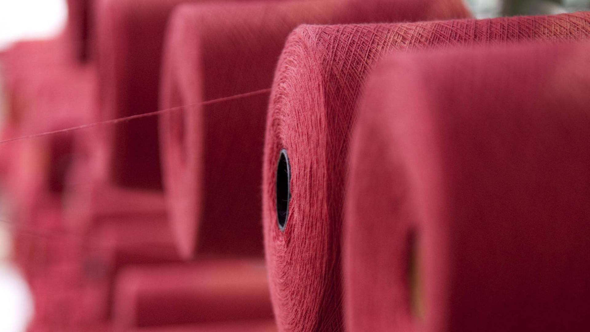 Red warping yarns
